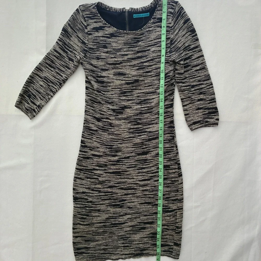 Alice + Olivia‎ Knit Sweater Dress Women XS Navy White Bodycon Quiet Luxury